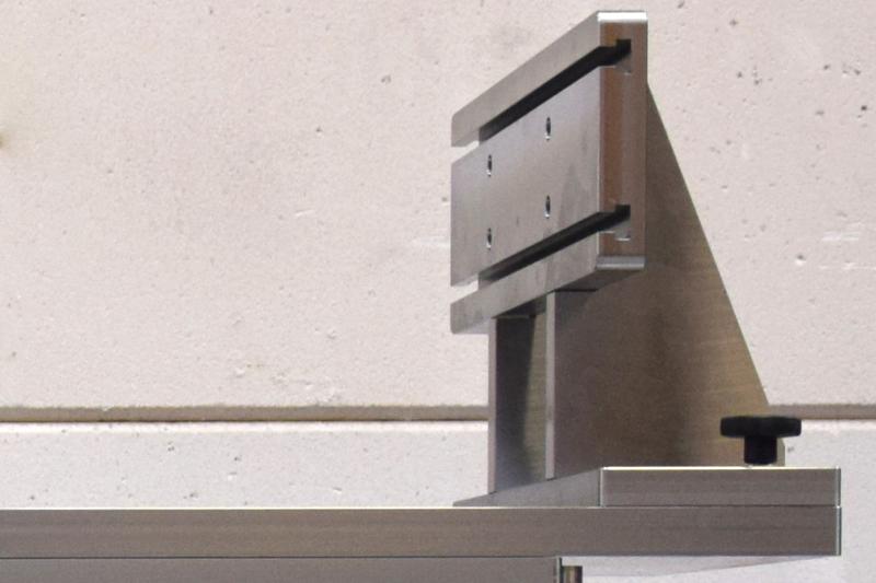 Equerre mécanique